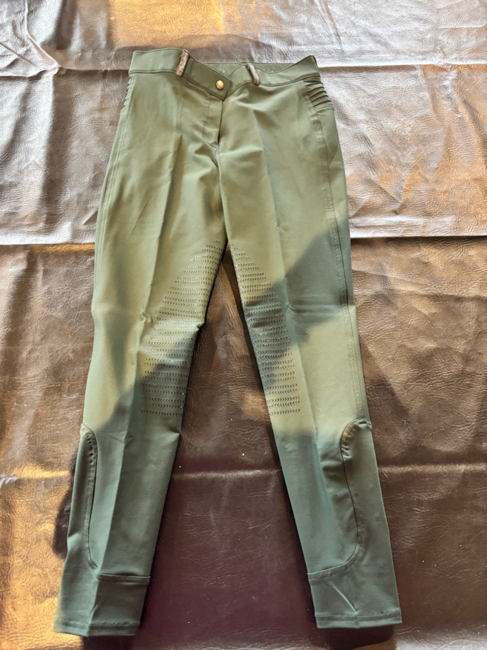Women’s Elation Platinum Green Equestrian Breeches
Brand new
32 R